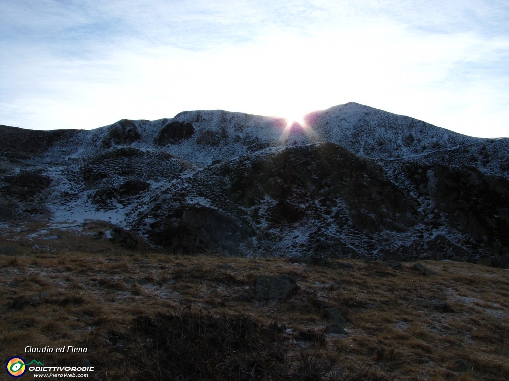 04 Spunta il sole dal monte Arete.JPG